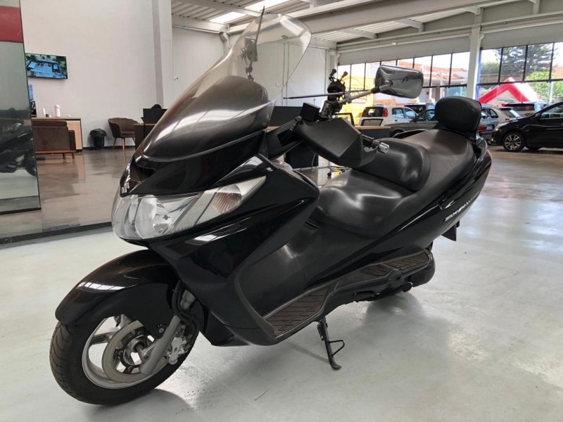 Suzuki BURGMAN 400 Suzuki BURGMAN 400