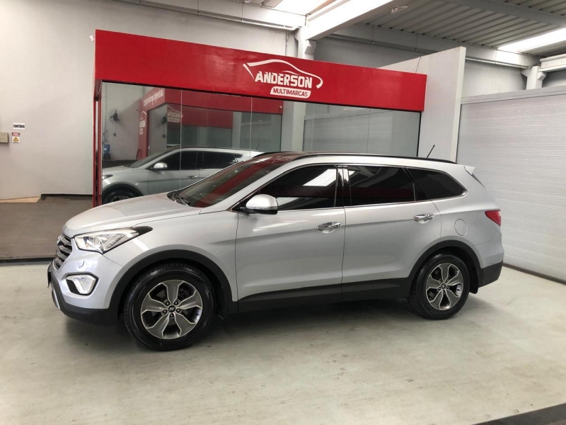Hyundai SANTA FE 3.37 LUGARES V6 Hyundai SANTA FE 3.37 LUGARES V6