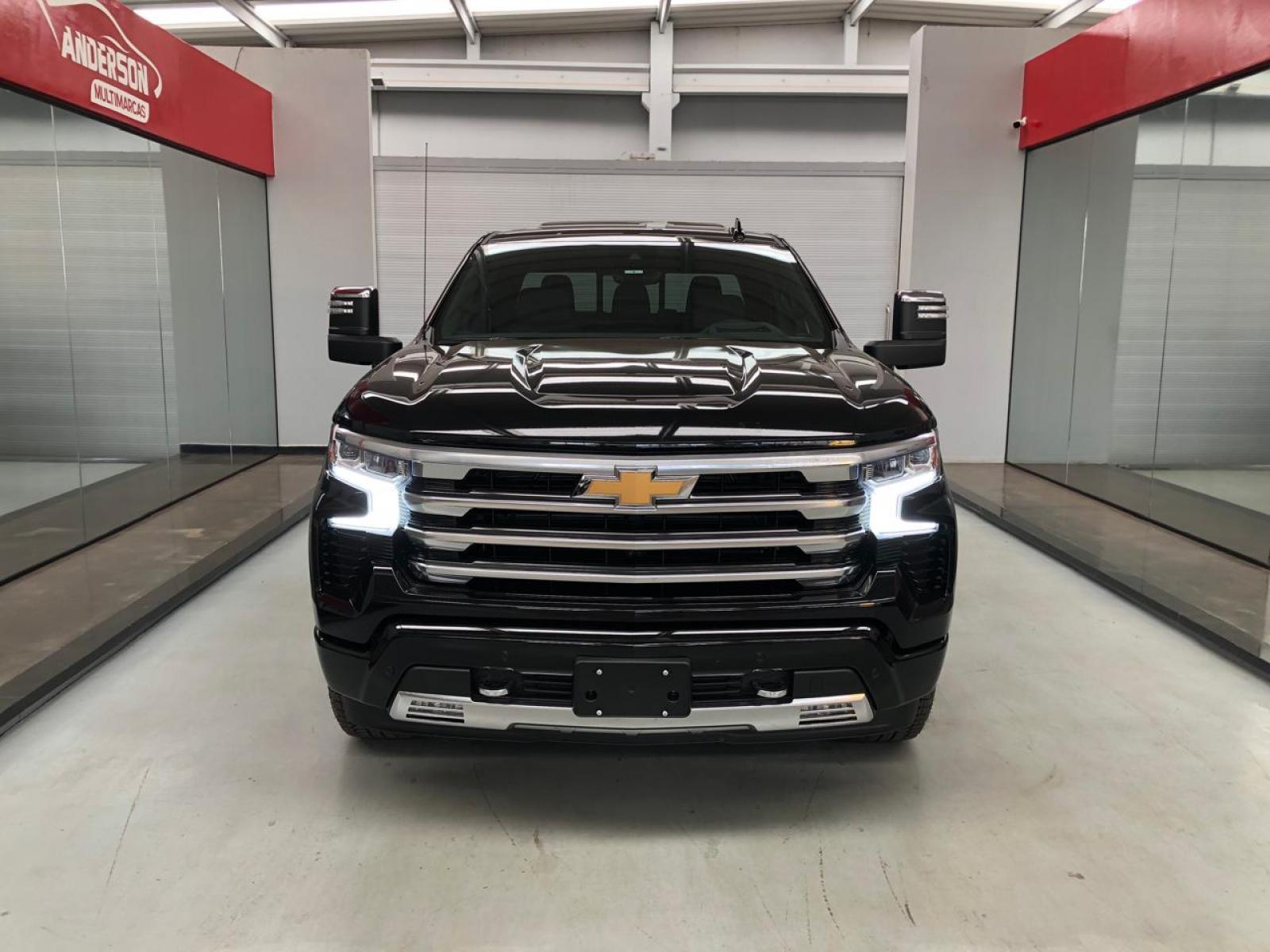 Chevrolet SILVERADO 5.3 V8 HIGH COUNTRY 4X4 - foto 3