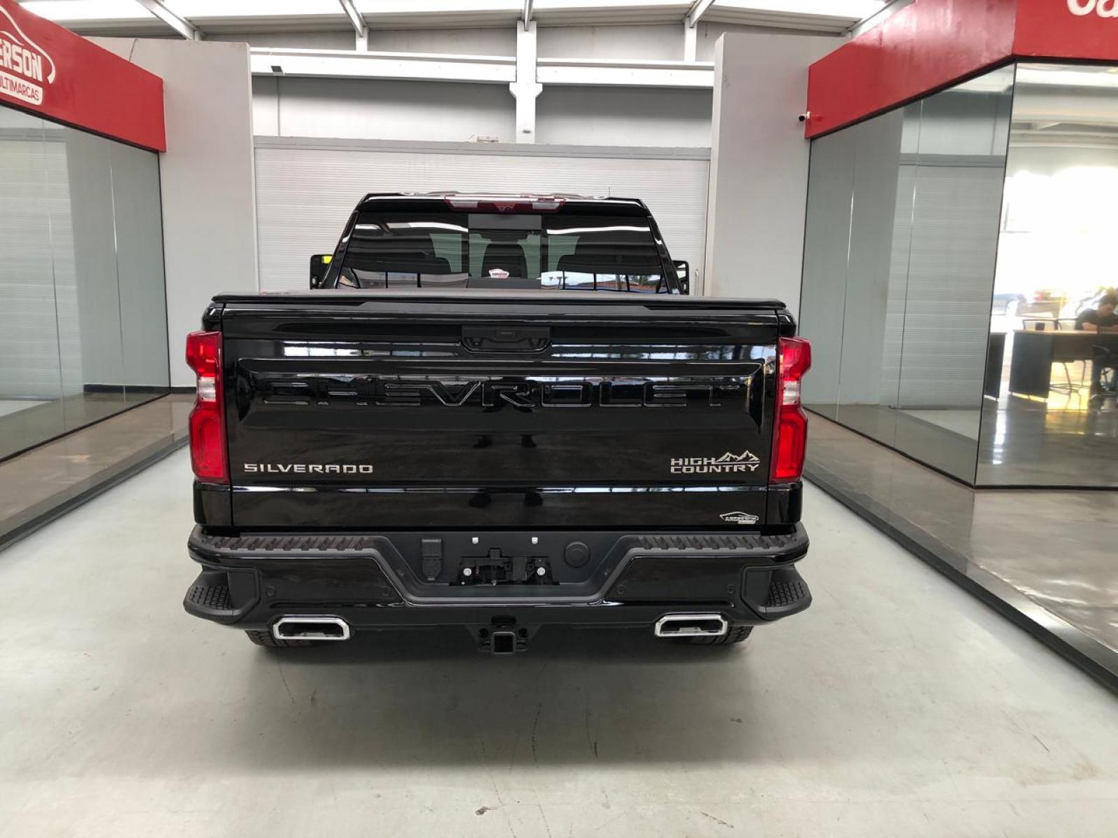 Chevrolet SILVERADO 5.3 V8 HIGH COUNTRY 4X4 - foto 6