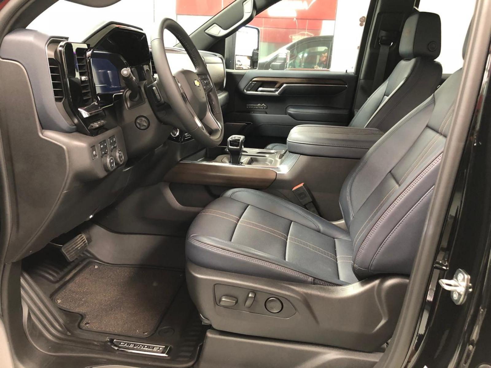 Chevrolet SILVERADO 5.3 V8 HIGH COUNTRY 4X4 - foto 8