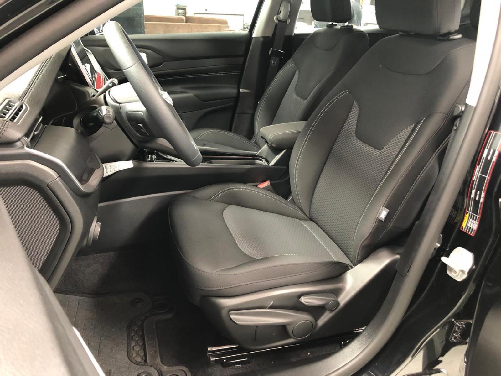 Jeep COMPASS 1.3 T270 TURBO SPORT - foto 9