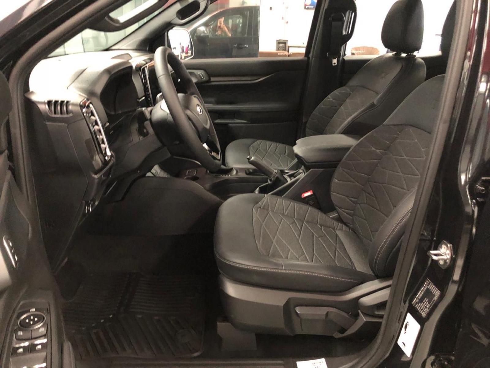 Ford RANGER BLACK V6 CD - foto 8