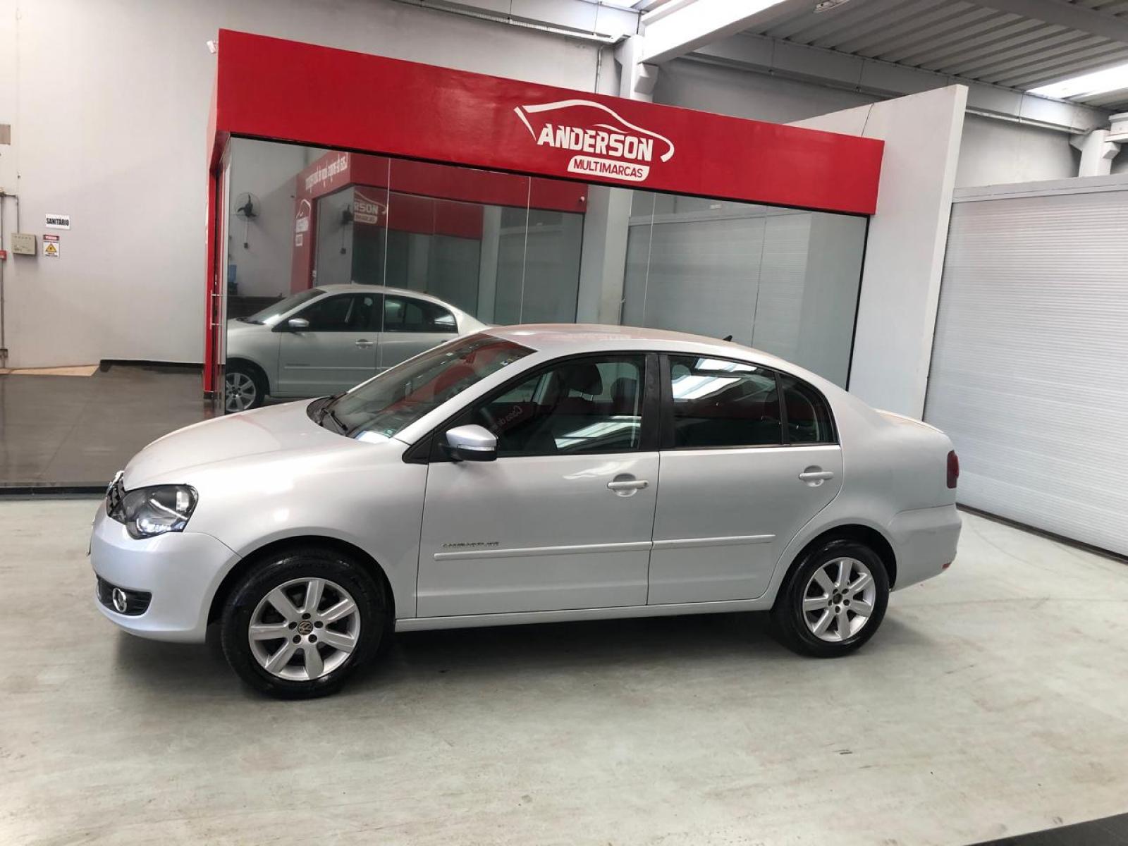 Volkswagen POLO SEDAN 1.6 MI COMFORTLINE 8V