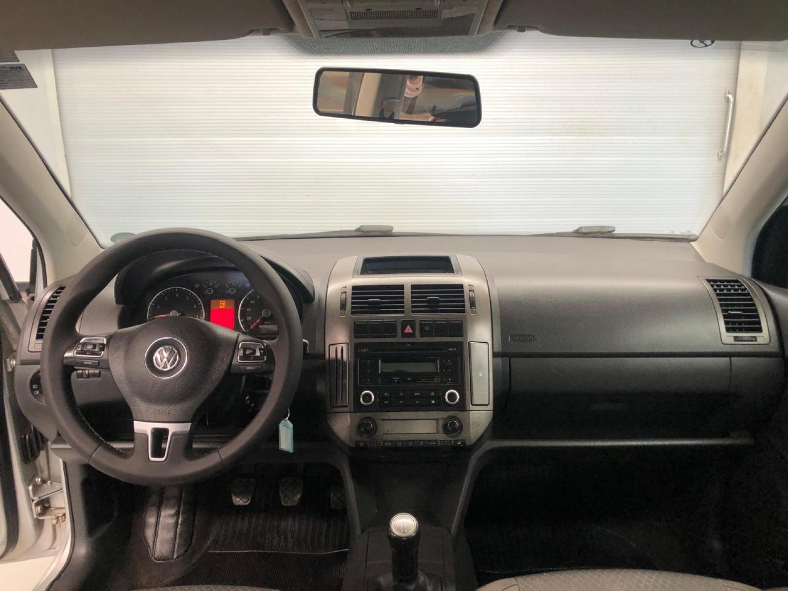 Volkswagen POLO SEDAN 1.6 MI COMFORTLINE 8V - foto 7