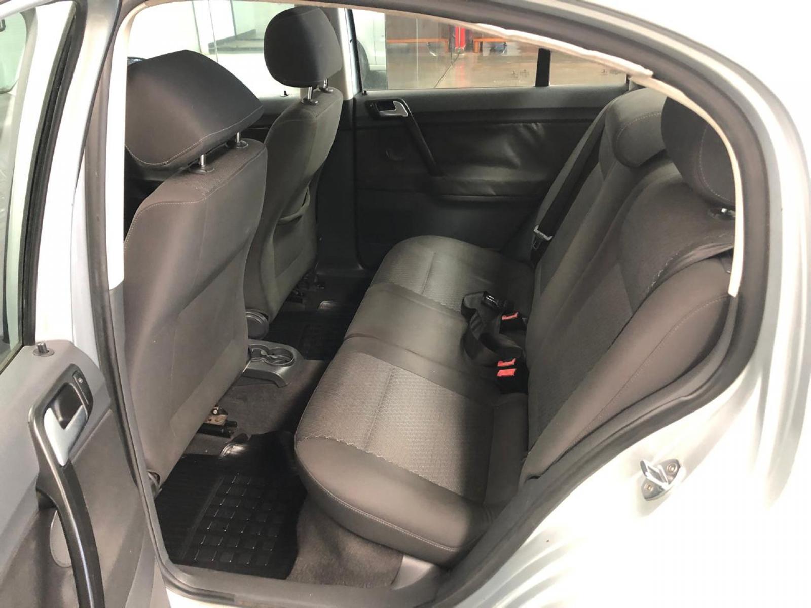 Volkswagen POLO SEDAN 1.6 MI COMFORTLINE 8V - foto 10
