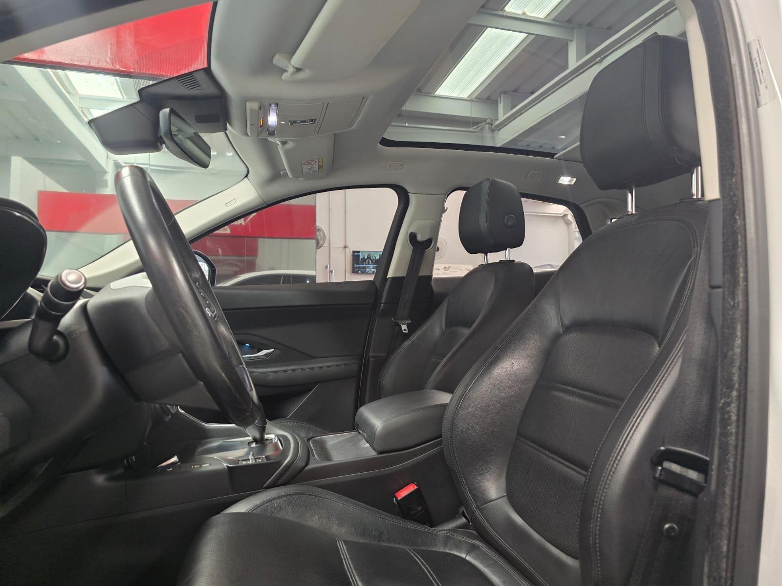 Jaguar E-PACE 2.0 P250 S - foto 10