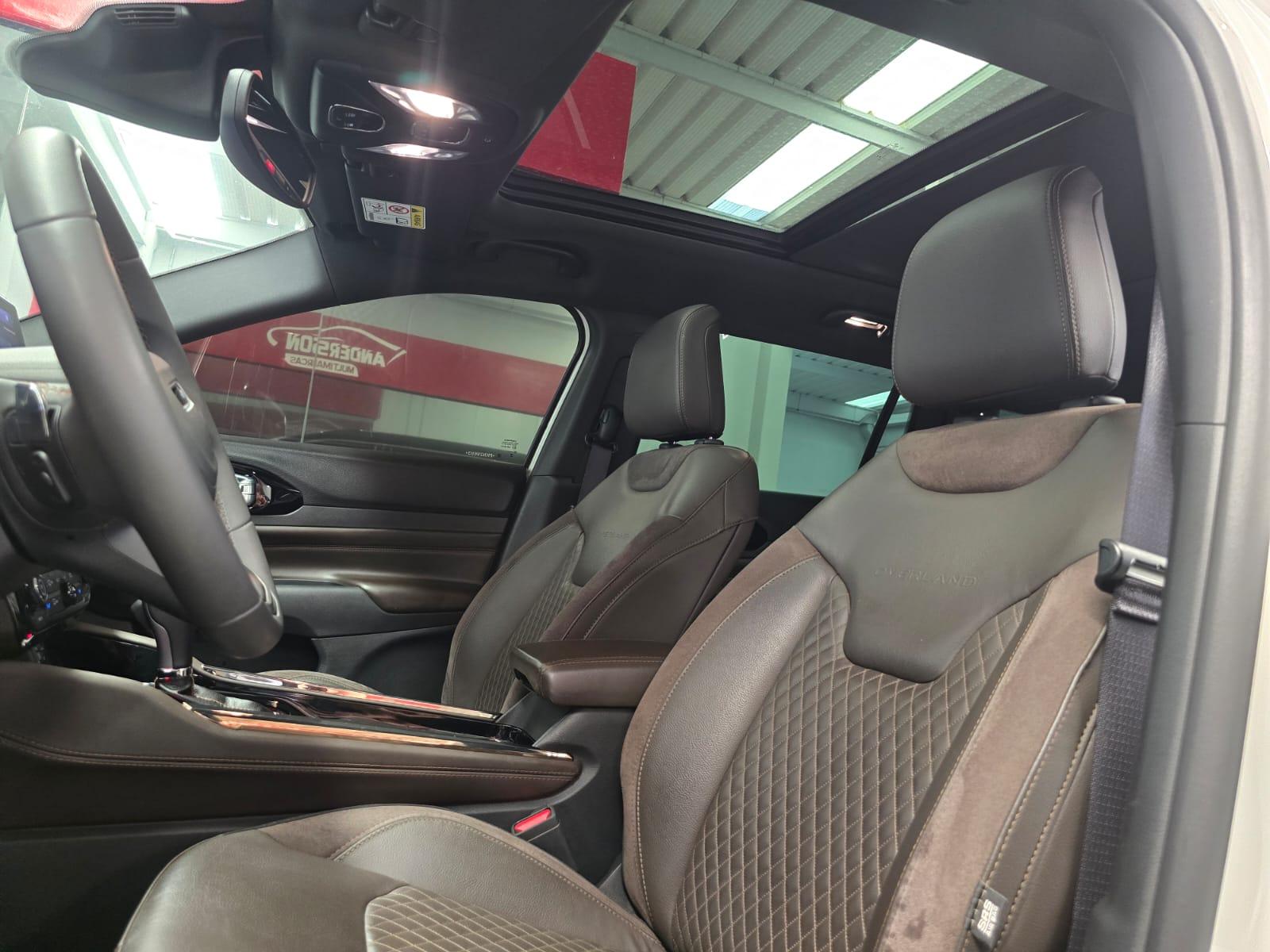 Jeep COMMANDER 1.3 T270 TURBO OVERLAND - foto 10