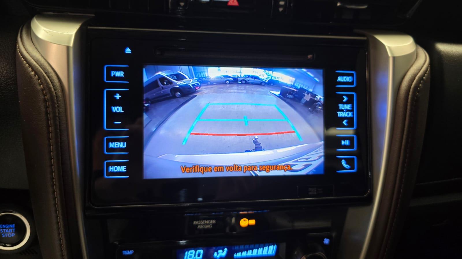 Toyota HILUX SW4 2.8 SRX - foto 11