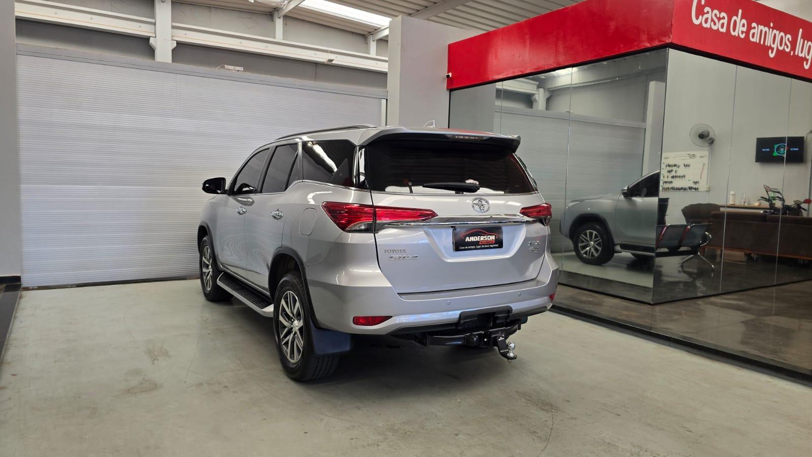 Toyota HILUX SW4 2.8 SRX - foto 6