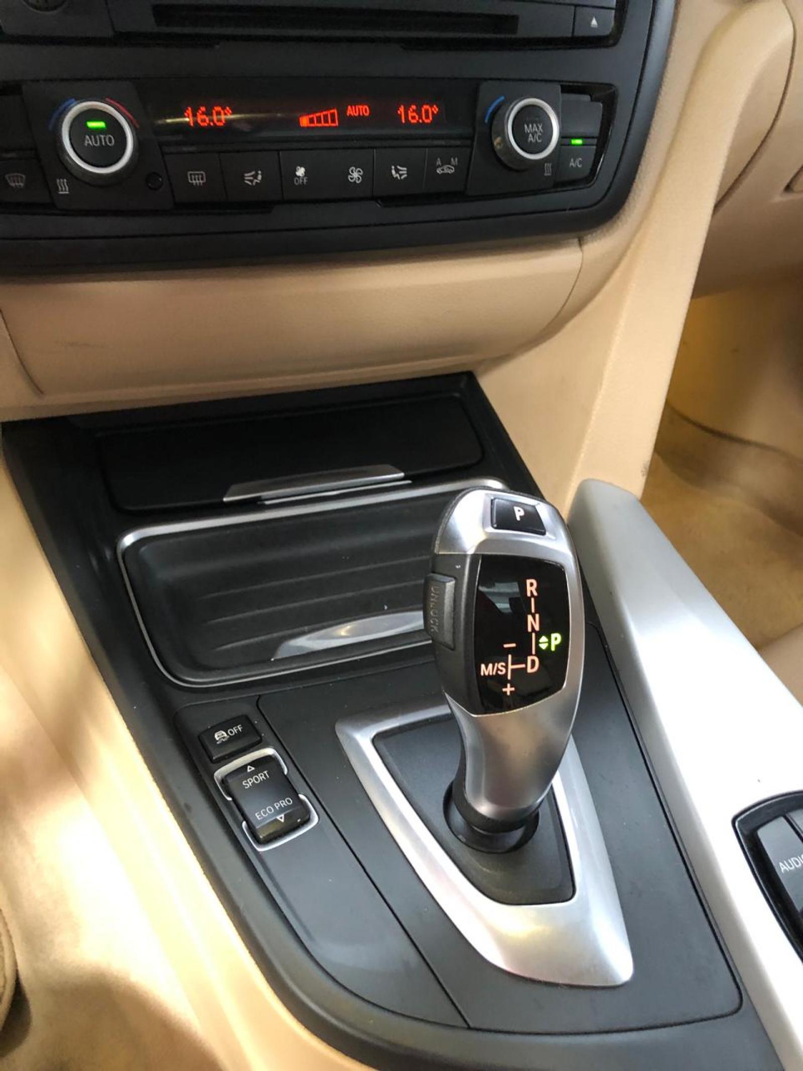 BMW 320i 2.0 TURBO - foto 10