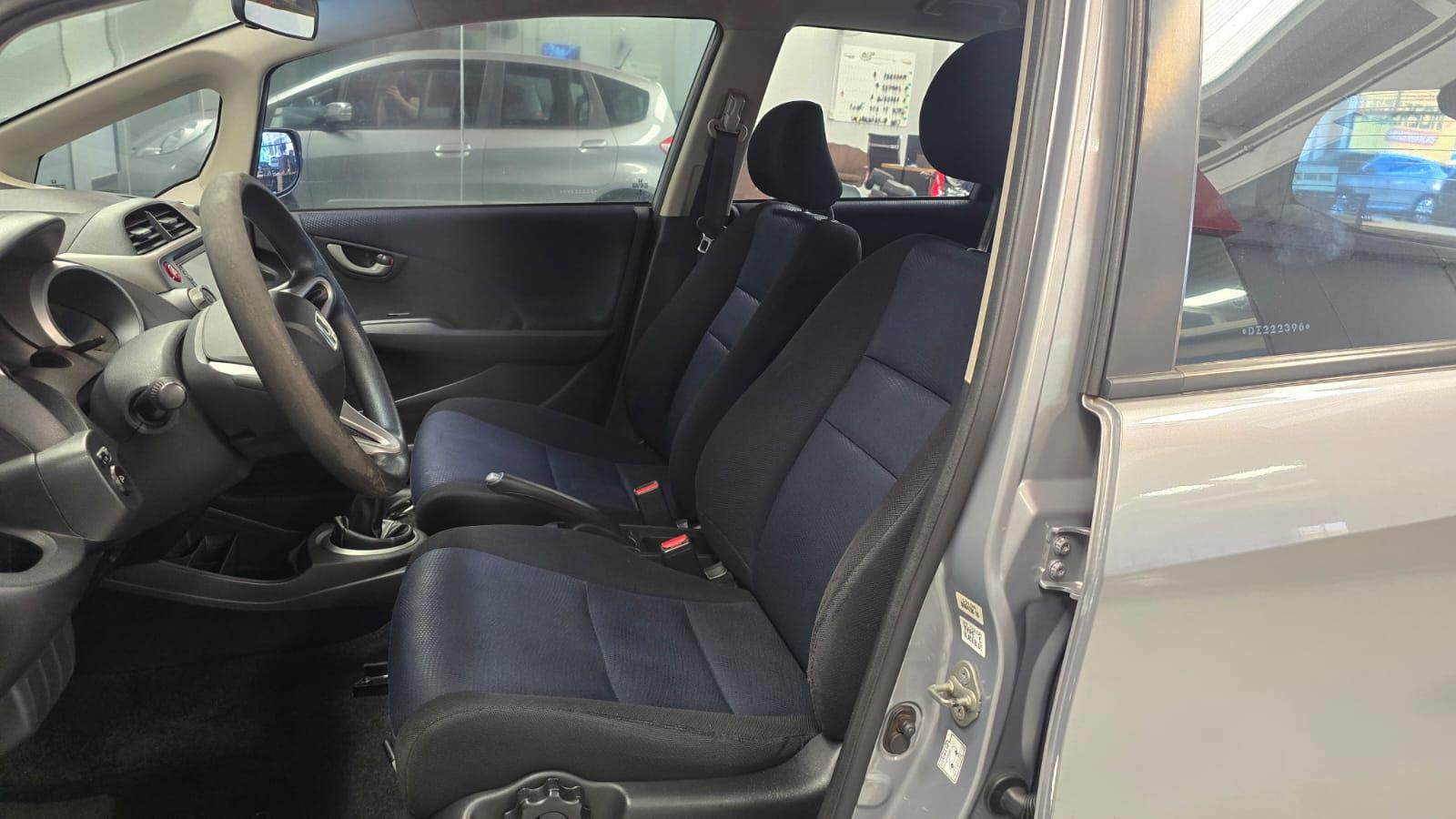 Honda FIT LX - foto 8