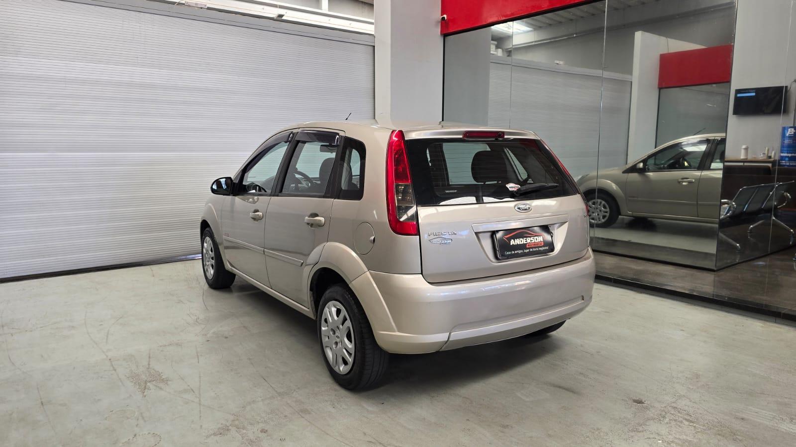 Ford FIESTA 1.6 HATCH - foto 6