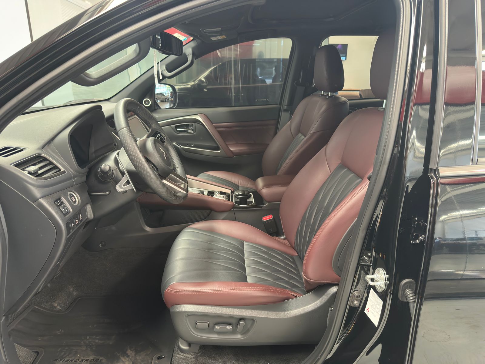 Mitsubishi PAJERO  - foto 7