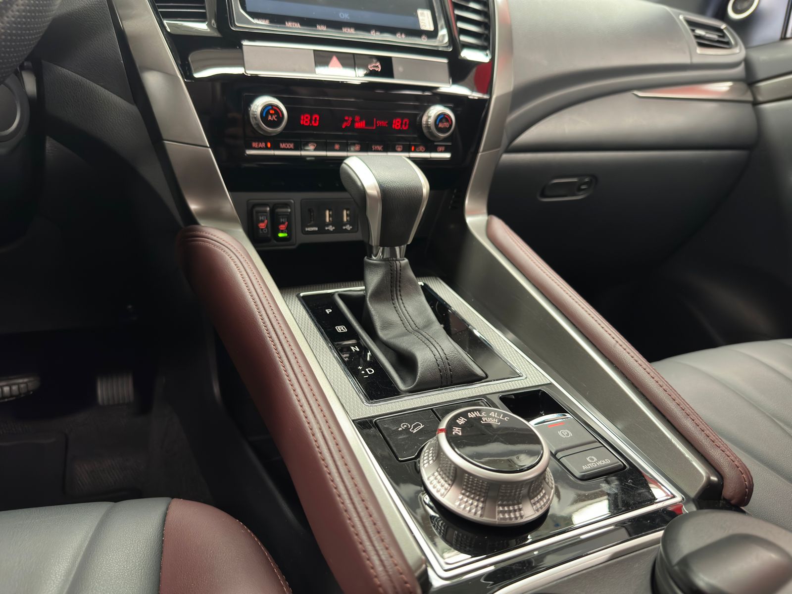 Mitsubishi PAJERO  - foto 12