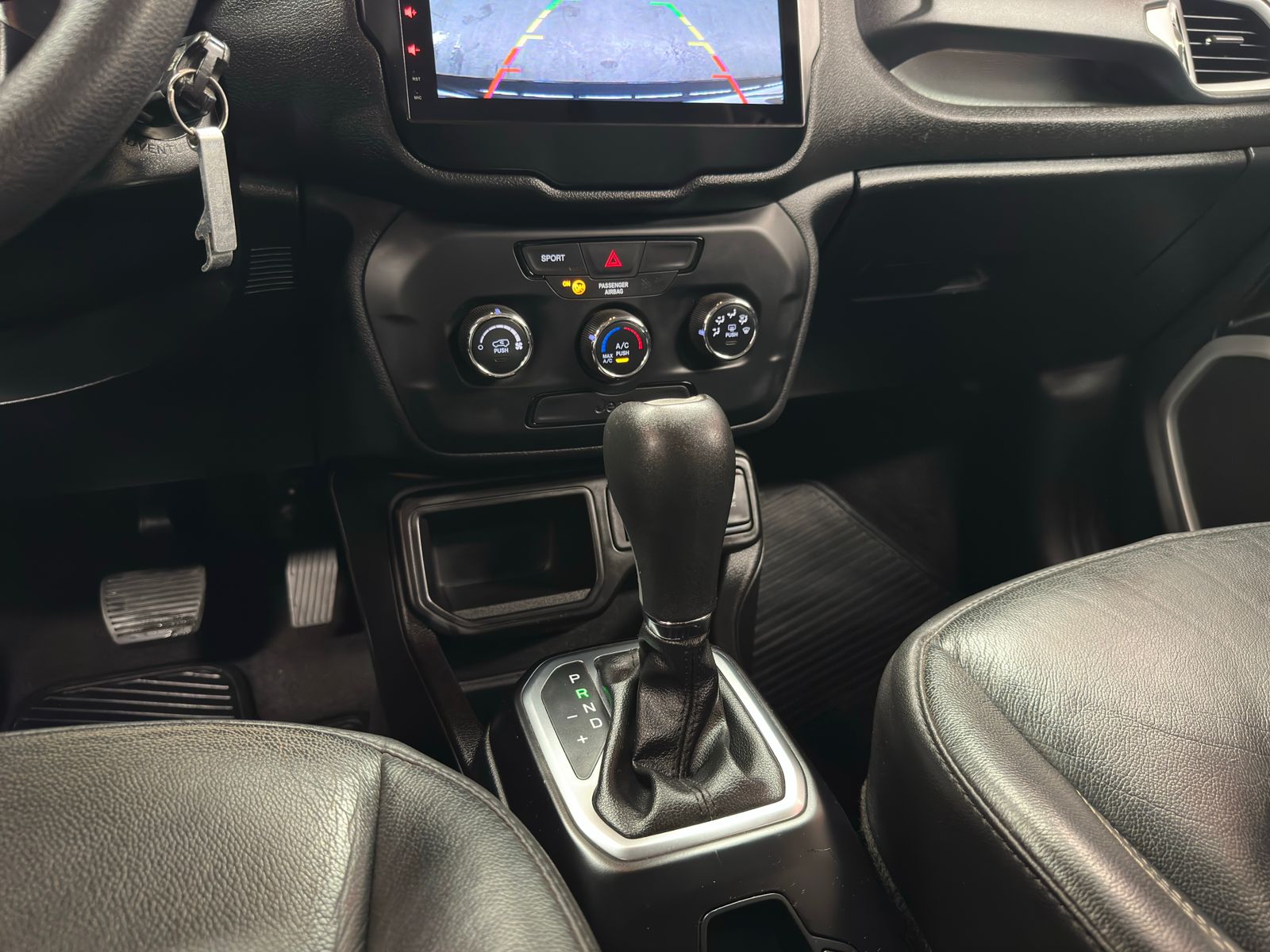 Jeep RENEGADE  - foto 10