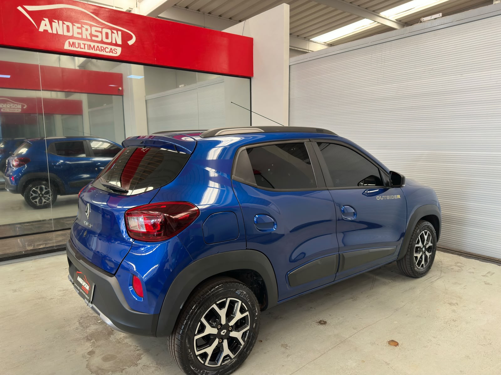 KWID OUTSID 2 a venda na Anderson Multimarcas