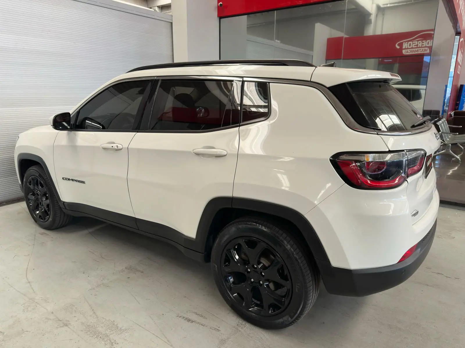 Jeep COMPASS LONGITUDE a venda na Anderson Multimarcas