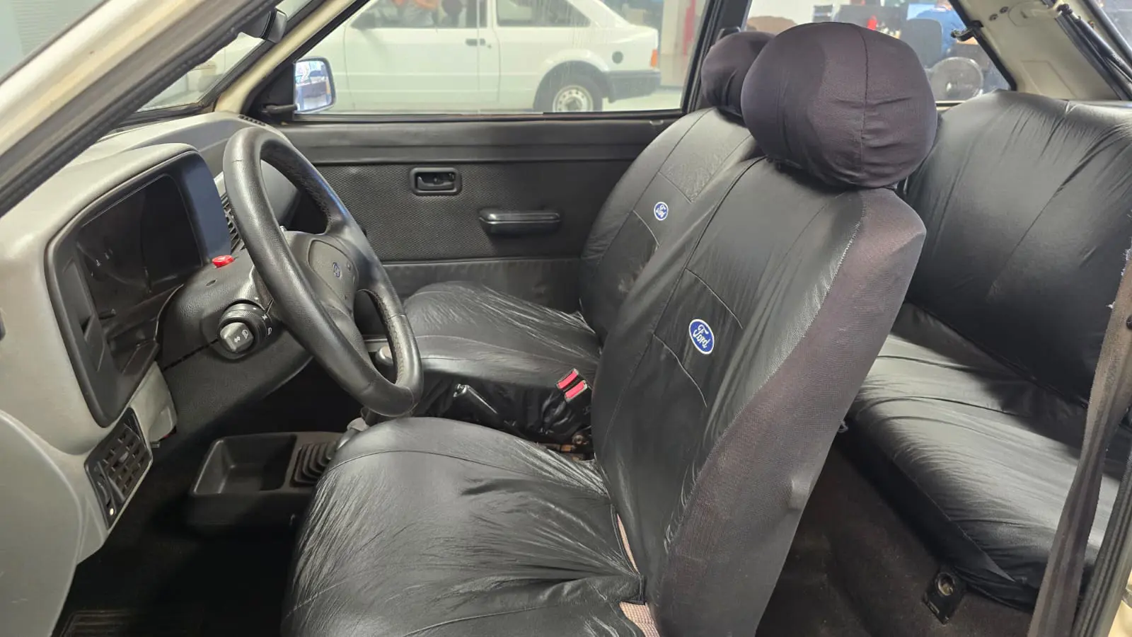 Ford ESCORT L a venda na Anderson Multimarcas