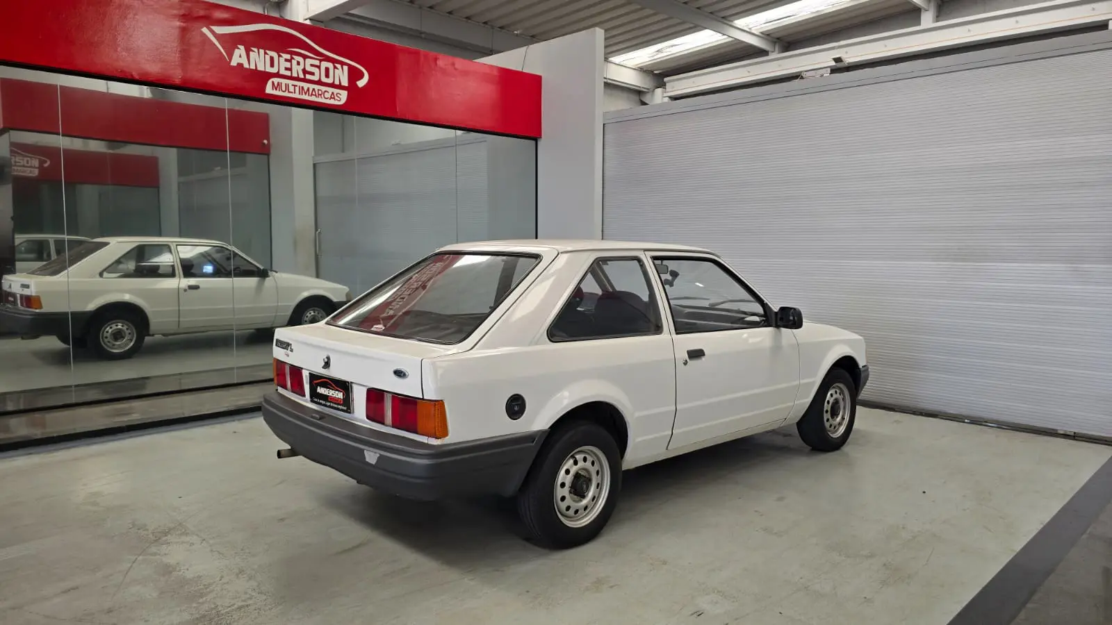 Ford ESCORT L a venda na Anderson Multimarcas