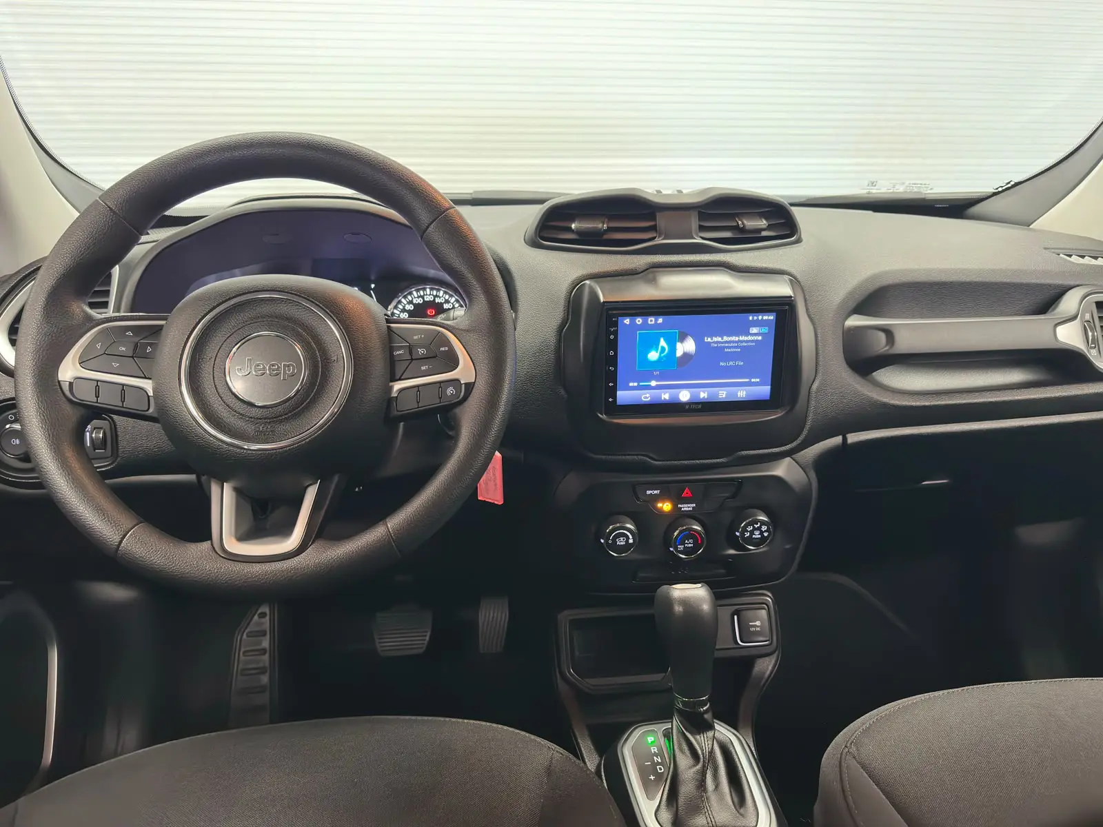 Jeep RENEGADE 1.8 AT a venda na Anderson Multimarcas