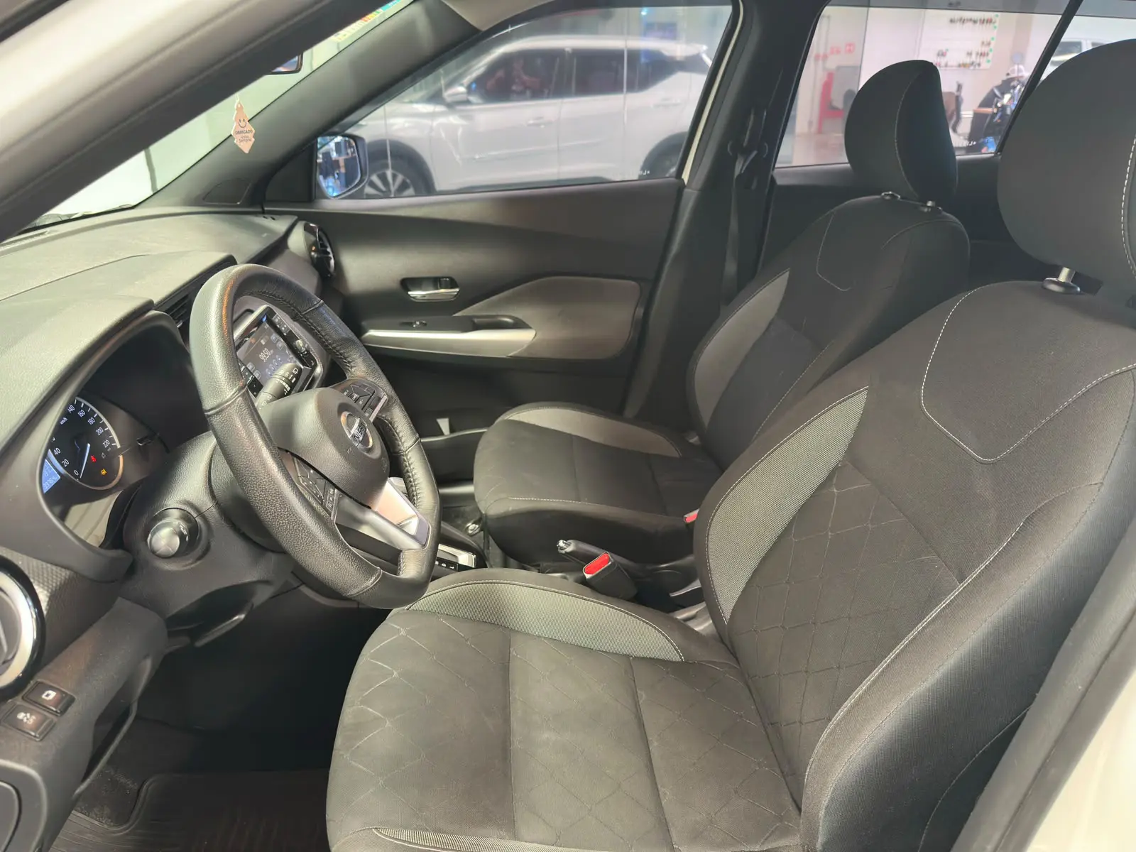Nissan KICKS SV CVT a venda na Anderson Multimarcas