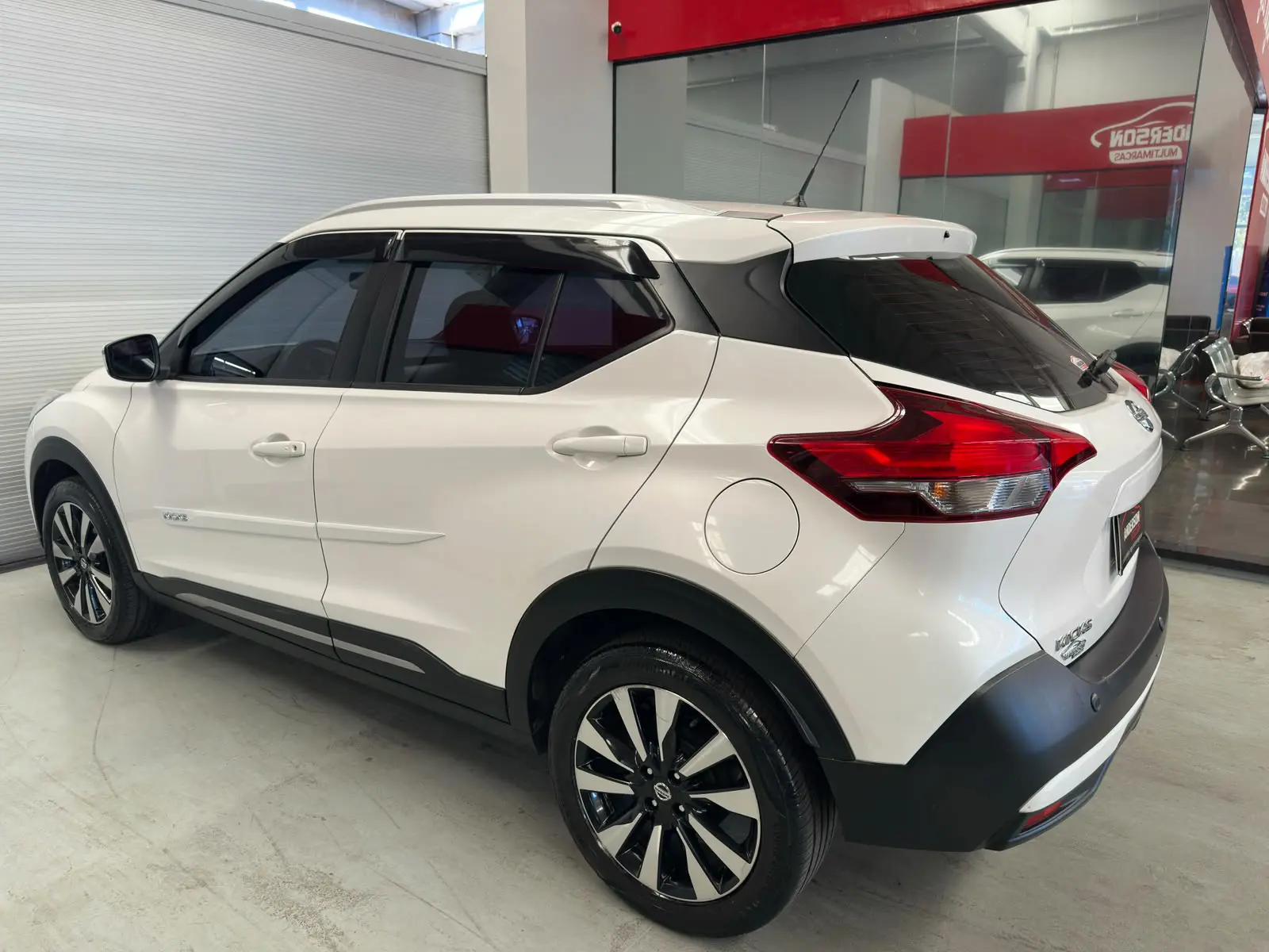 Nissan KICKS SV CVT a venda na Anderson Multimarcas